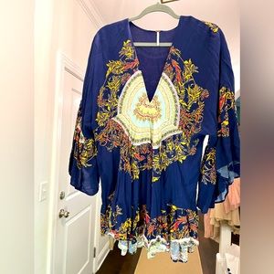 Flowy free people top. Blue with gorgeous design